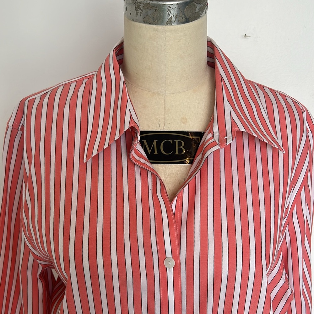 Foxcroft No Iron Fitted Button Down In Size 16 - image 4